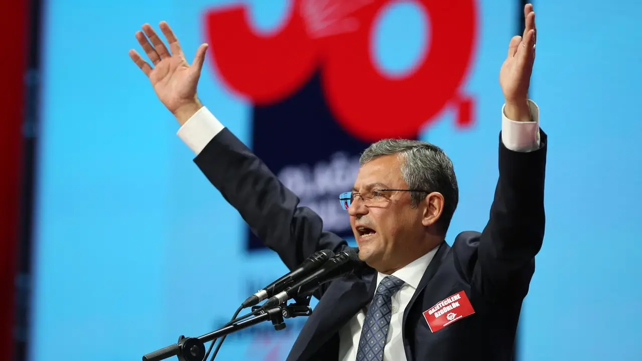CHP'nin 8. genel başkanı Özgür Özel oldu - CHP 38. Olağan Kurultayı sonucu Özgür Özel yeni genel başkan seçildi.