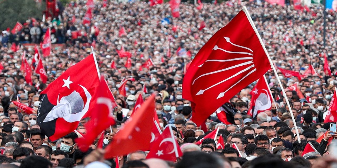 CHP’ye lazım olan “Safları sıklaştırmak mı?” yoksa “Kafaları netleştirmek mi?”