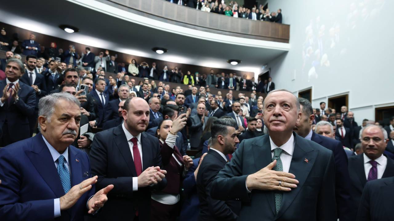 AKP kendi sonunu getirdiğinin farkında mı?