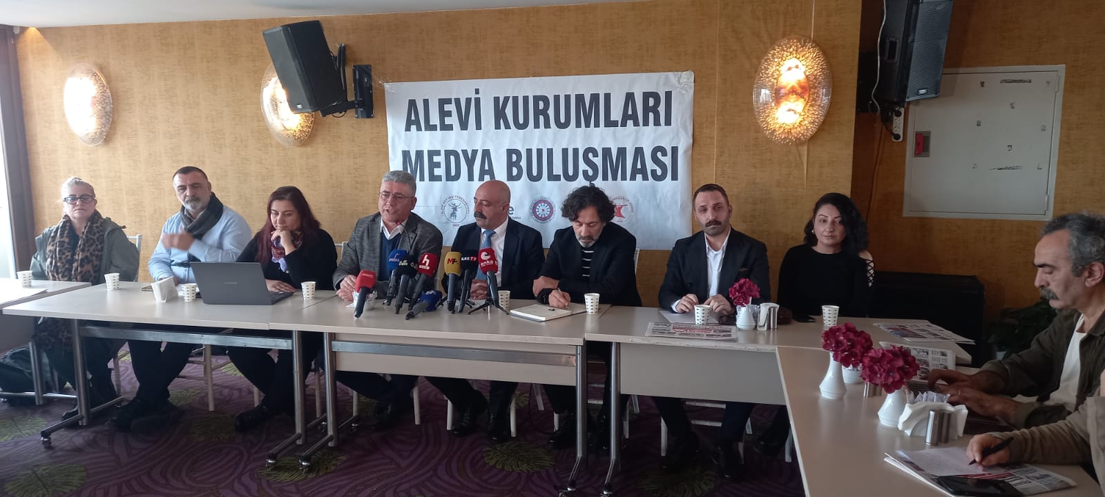 Alevi örgütleri: Suriye’de Alevi katliamına medya yer vermiyor; Alevilere yönelik hakaretler yargıda işlem görmüyor