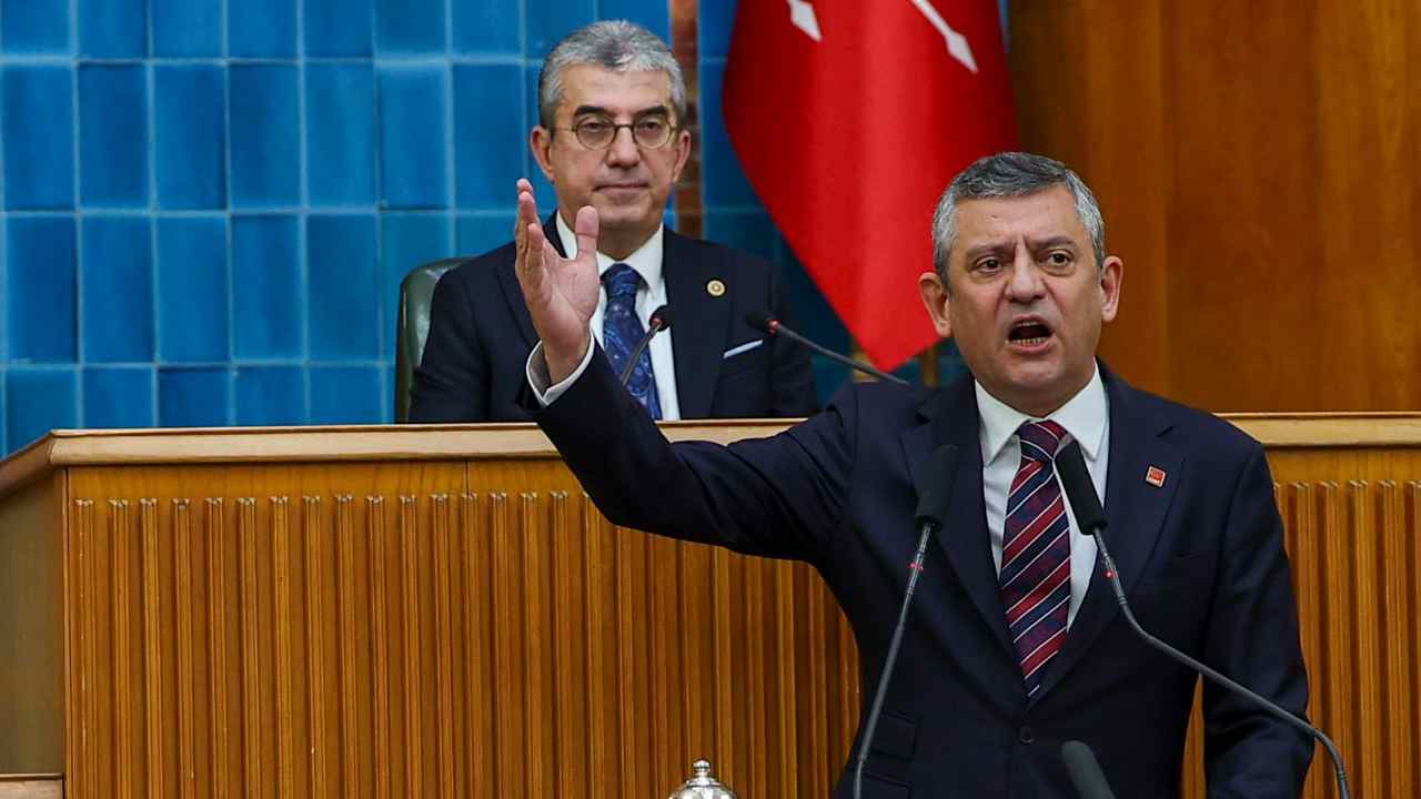 Özgür Özel’den ‘boykot barışı’ kararı: Tüm boykot listesini boşaltıyorum