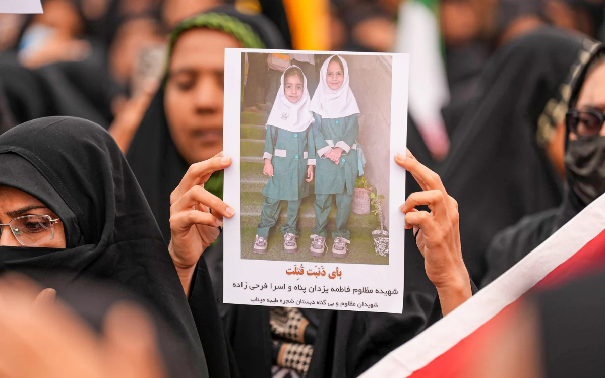 iran-kizilayi-okul-40-dakika-arayla-iki-kez-bombalandi